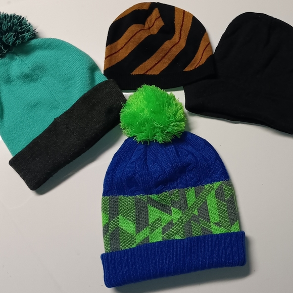 NEW Nike Pom Cable-Knit Beanie Bundle Unisex Youth - Picture 2 of 3